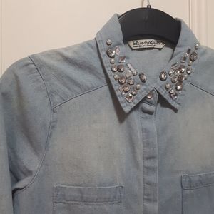🛍️ Jean shirt with jewel collar